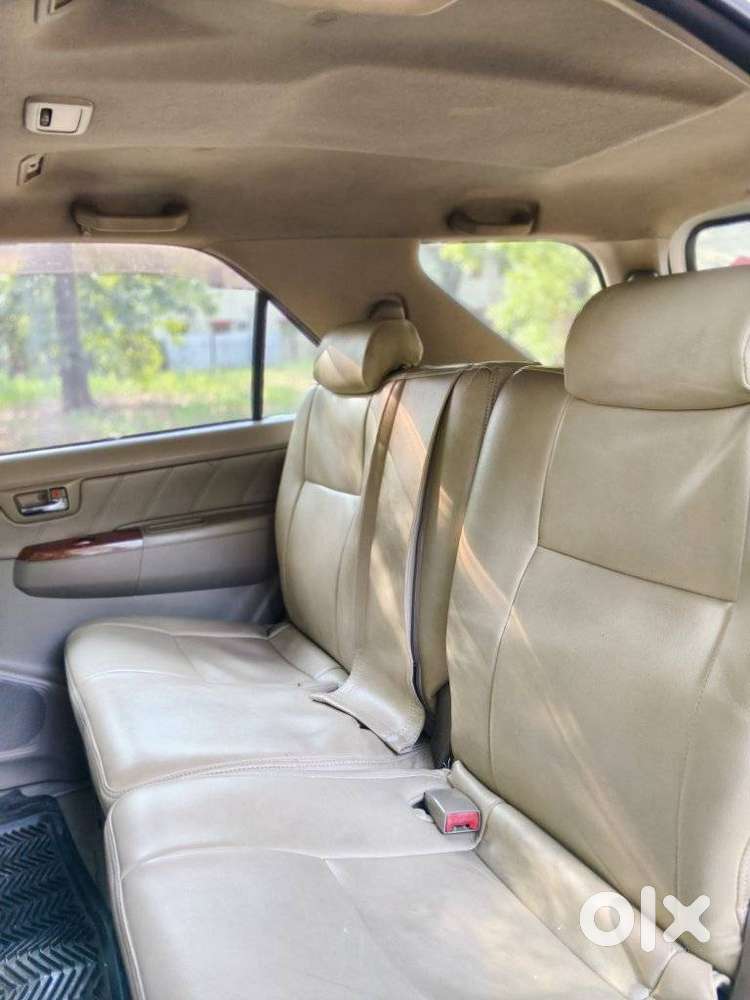 Toyota Fortuner 3.0 4x4 Manual, 2011, Diesel