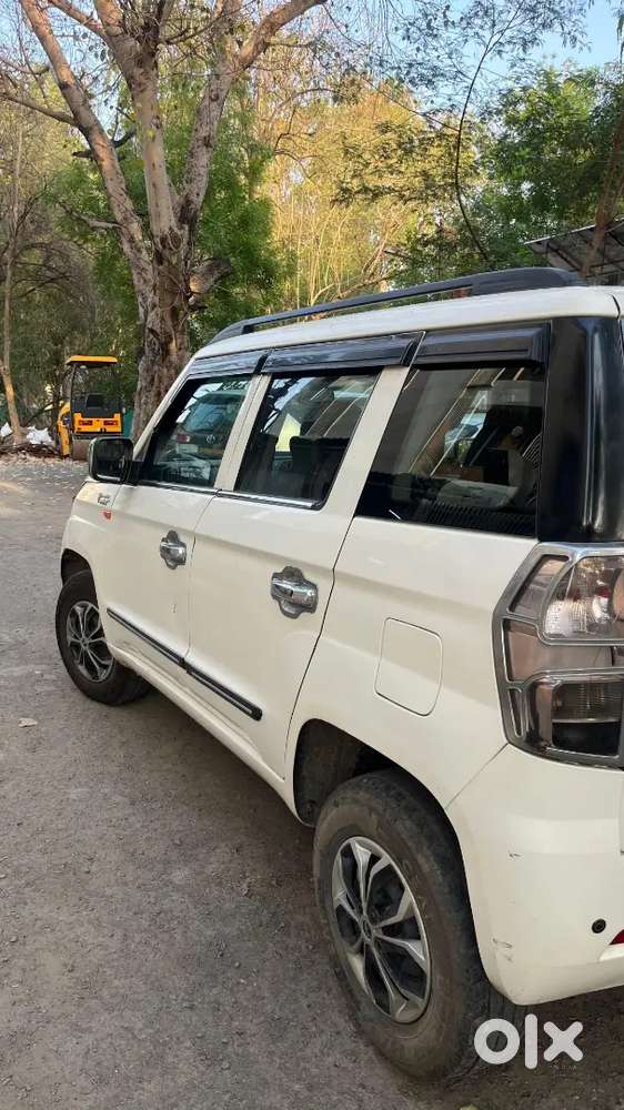 Mahindra Tuv 300 2020