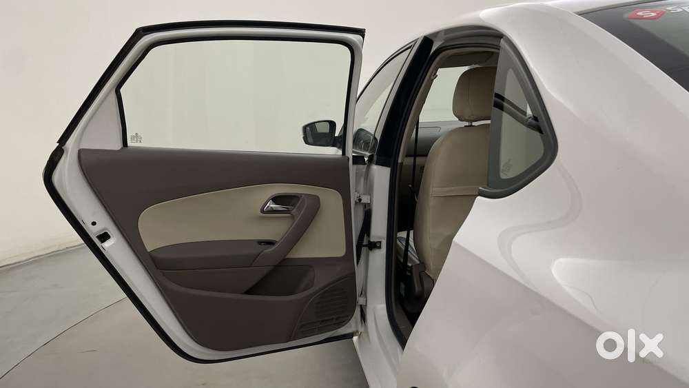 Skoda Rapid 1.6 Mpi Ambition, 2015, Petrol
