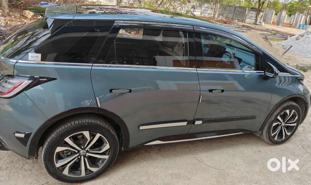 Mg Windsor Essence Pro Ev 2025 Electric 17000 Km Driven