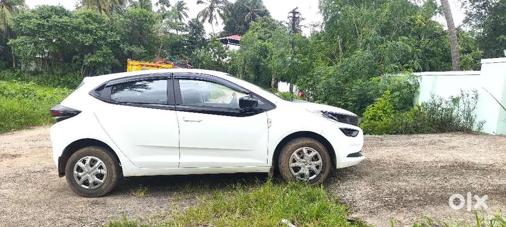 Tata Altroz 1.2 Xe 2020 Petrol Manual