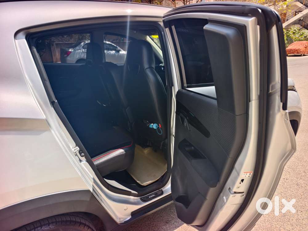Mahindra Kuv 100 D75 K8 Dual Tone, 2018, Diesel