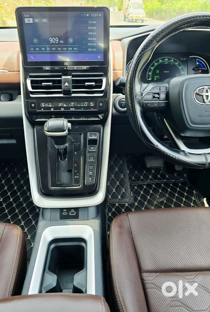 Toyota Innova Hycross 2.0 Zx (o) Hybrid 7 Str, 2023, Petrol