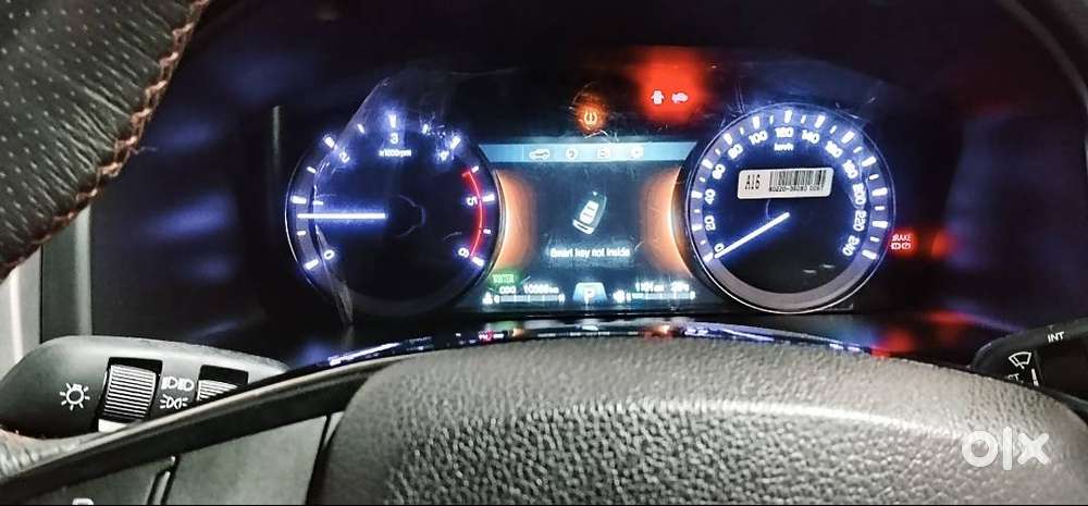 Mahindra Alturas G4 Rare Used Suv