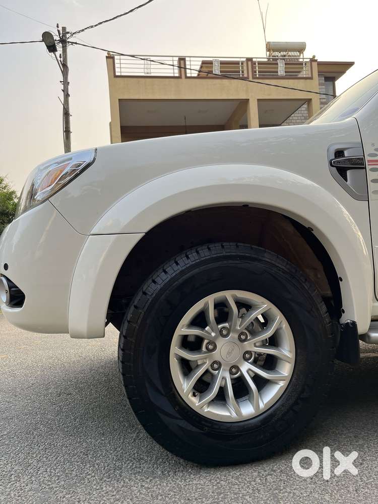 Ford Endeavour 3.2 Titanium At 4x4, 2014, Diesel