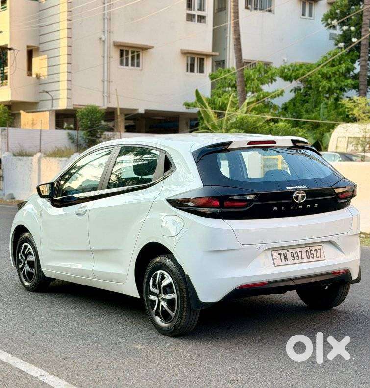 Tata Altroz 1.2 Xm, 2023, Petrol