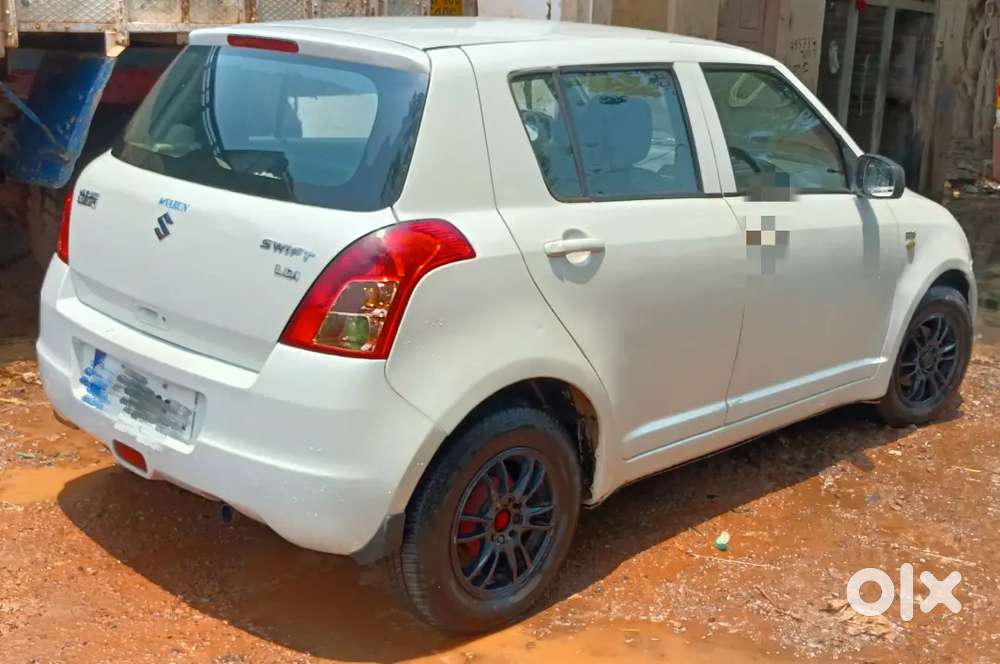 Maruti Suzuki Swift 2011 Diesel 182600 Km Driven
