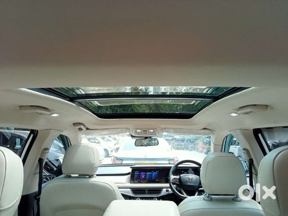Mahindra Xuv700 2.2 Ax 7 Diesel At Str, 2024, Diesel