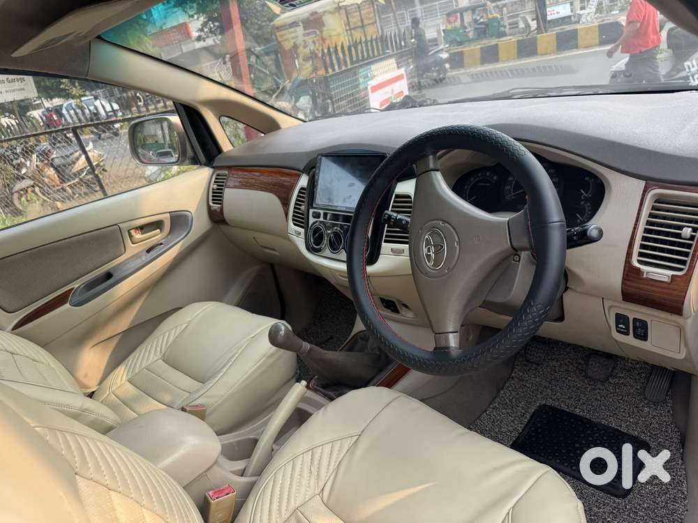 Toyota Innova 2004-2011 2.5 G4 Diesel 8-seater, 2006, Diesel