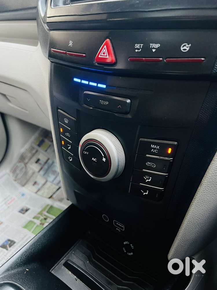 Mahindra Xuv300 1.2 W6 Amt Petrol, 2021, Cng & Hybrids