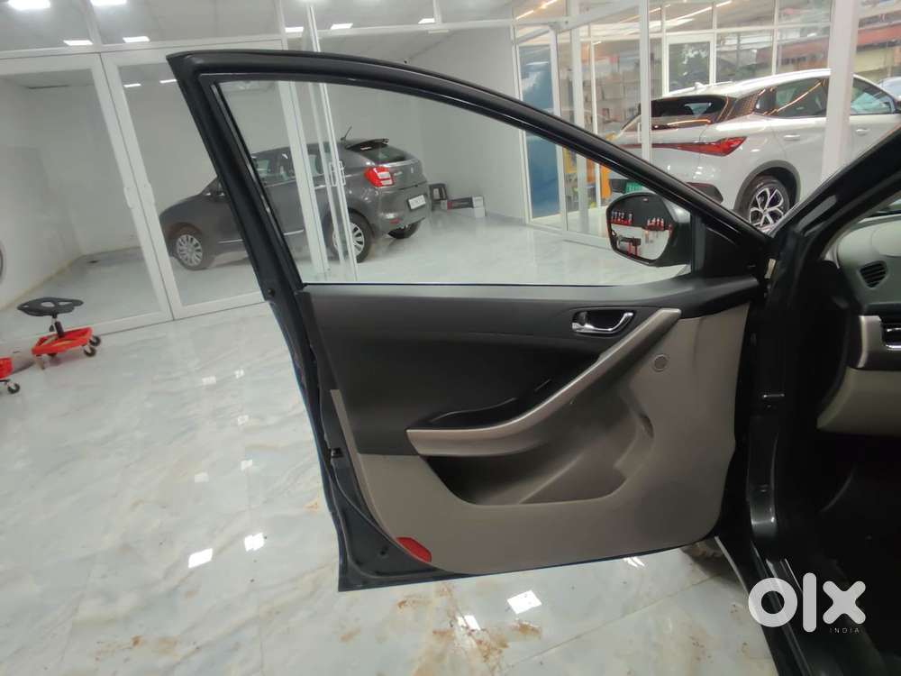 Tata Nexon 1.2 Revotron Xza Plus (l), 2019, Petrol