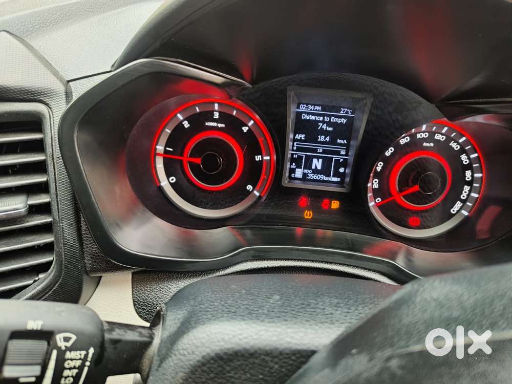 Mahindra Xuv300 W6 Amt Diesel, 2023, Diesel