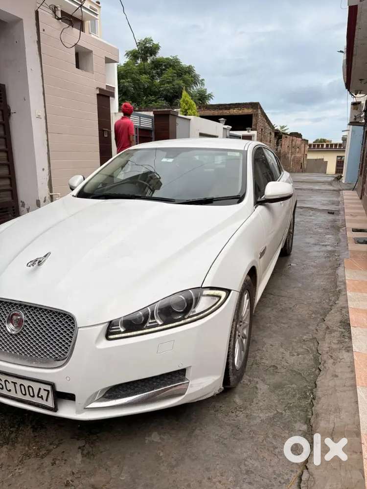 Jaguar Xf 2015 Diesel 65000 Km Driven