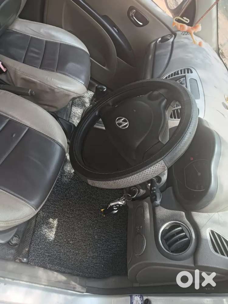 Hyundai I10 (silver)