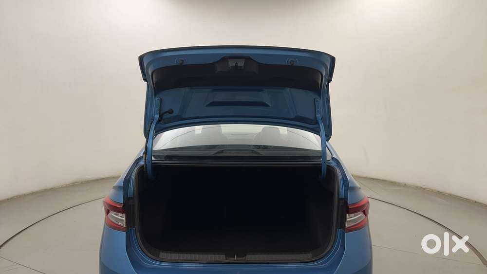 Skoda Slavia Style 1.0l Tsi At, 2022, Petrol