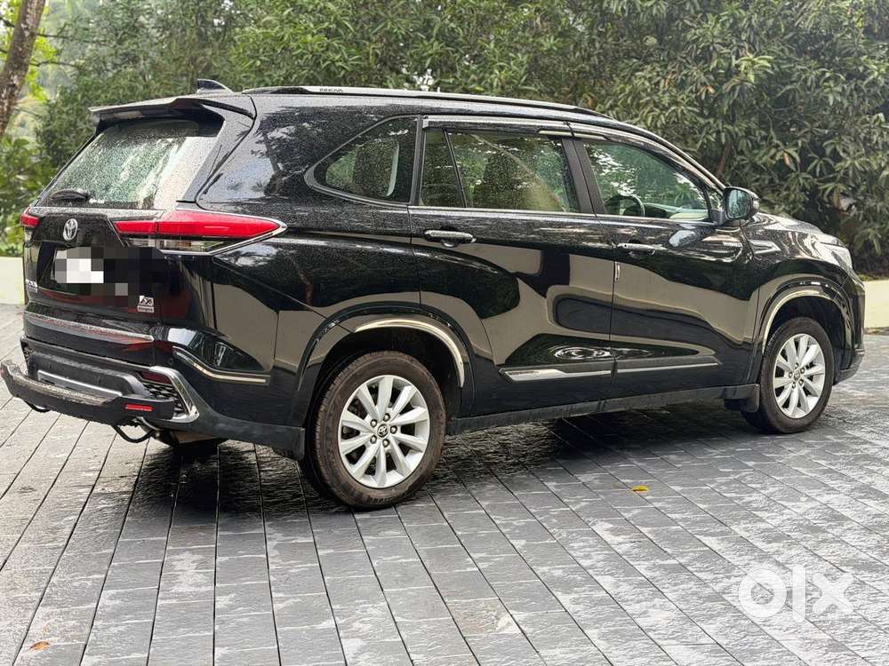 Toyota Innova Crysta, 2023, Petrol