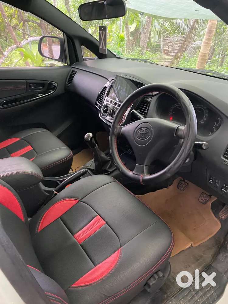 Toyota Innova 2010