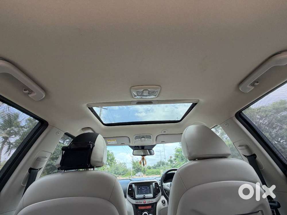 Mahindra Xuv300 W8 Diesel  Single Owner  52k Km  Sunroof  Excellen