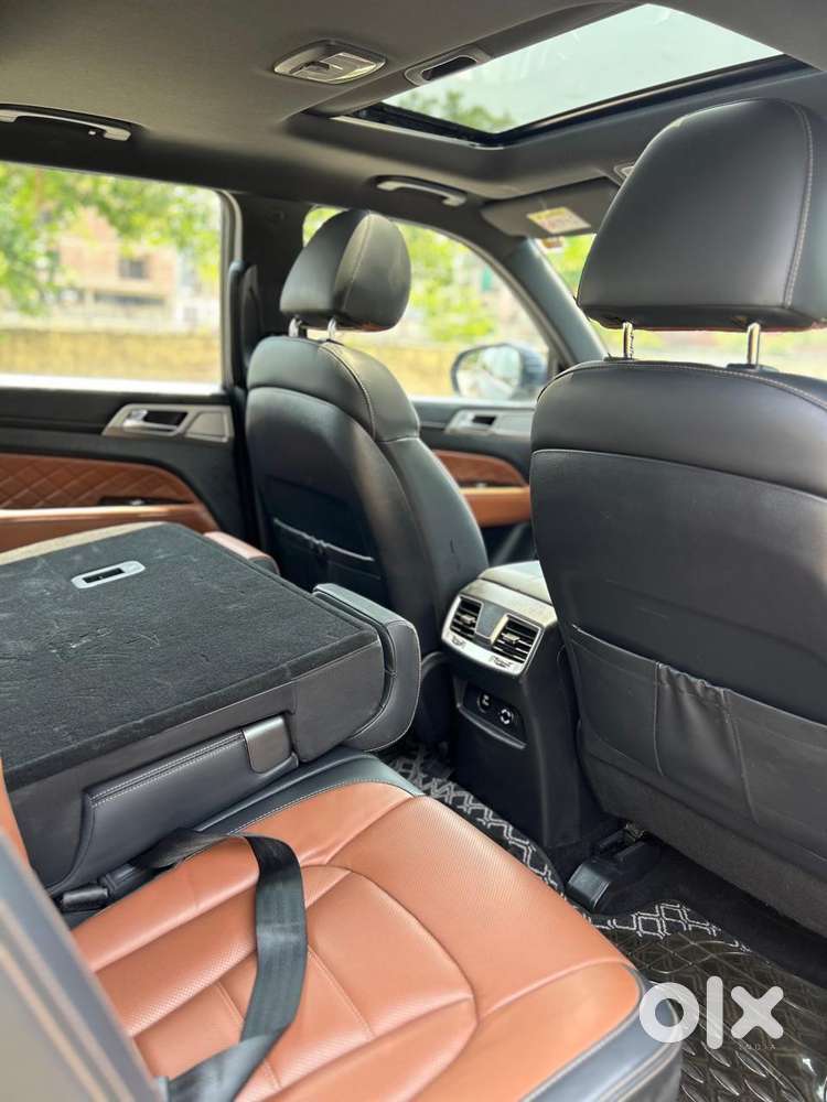 Mahindra Alturas G4 4wd At, 2019, Diesel