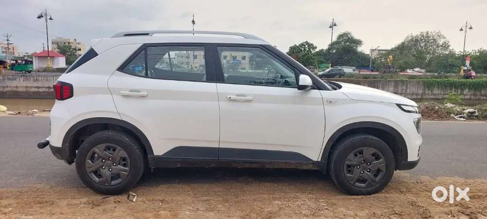 Hyundai Venue Mt Petrol 2024