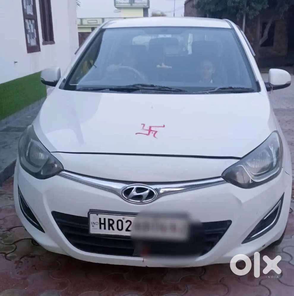 Hyundai I20 Asta 2012 Car.new Tiyer Full Document.h.local Number Hai