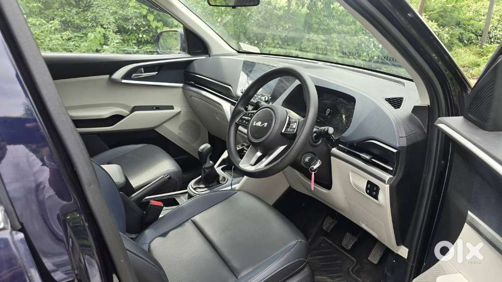 Kia Carens G 1.5 6mt Premium (o) 7-seater, 2024, Petrol