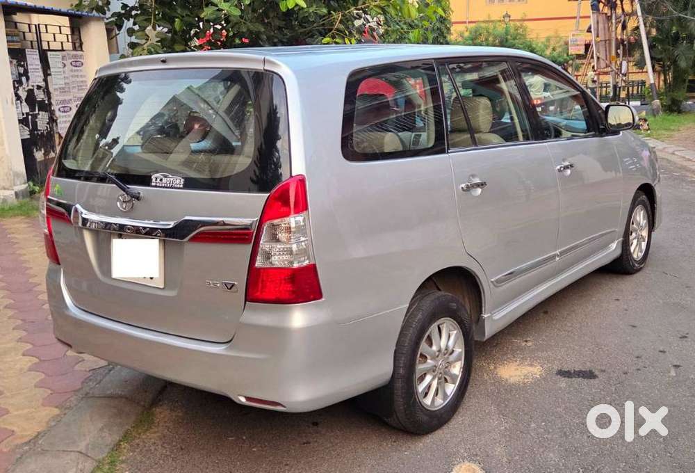 Toyota Innova 2.5 Vx 8 Seater Bs Iv, 2015, Diesel