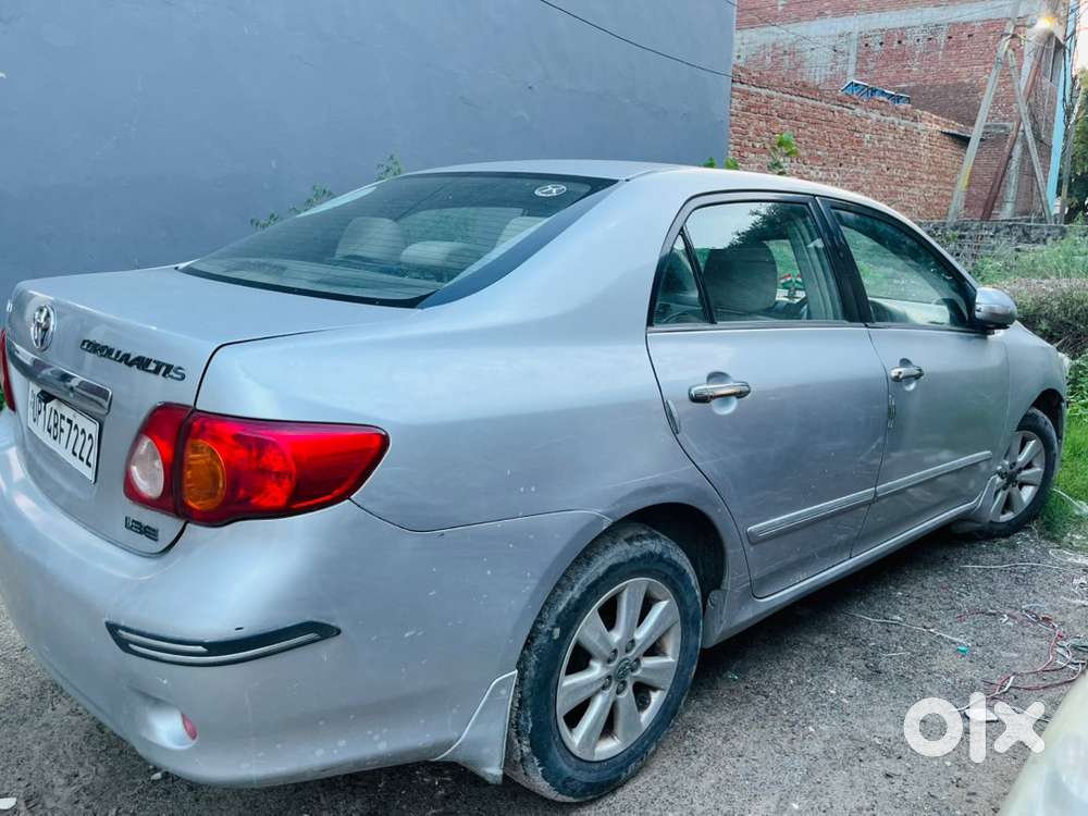 Toyota Corolla Altis 2011