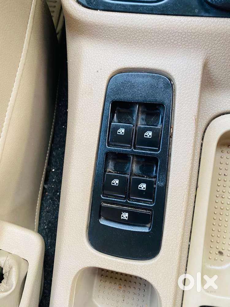 Mahindra Tuv 300 T4, 2016, Diesel