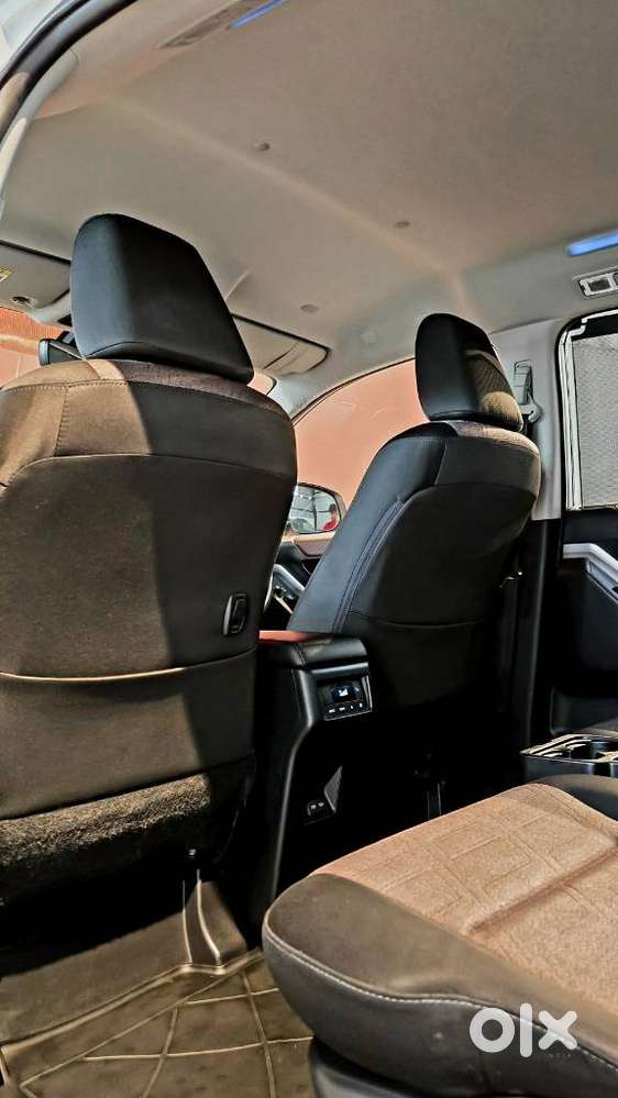 Toyota Innova Hycross 2.0 Vx Hybrid 7 Str, 2023, Cng & Hybrids