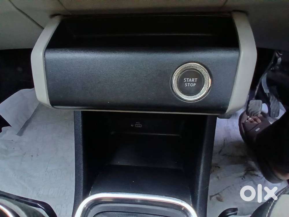 Renault Triber Rxz, 2021, Petrol