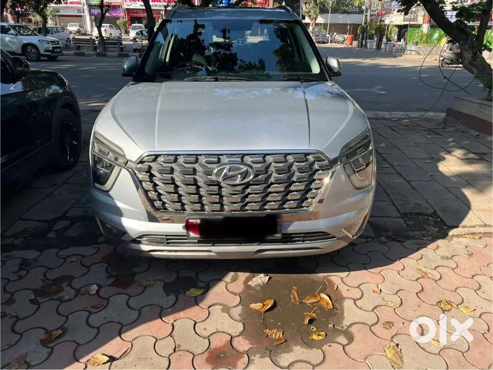 Hyundai Alcazar As Good As New ,doctor Driven .