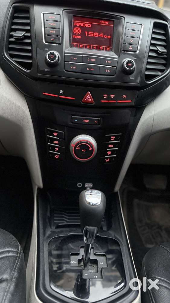 Mahindra Xuv300 1.2 W6 Amt Petrol, 2023, Petrol