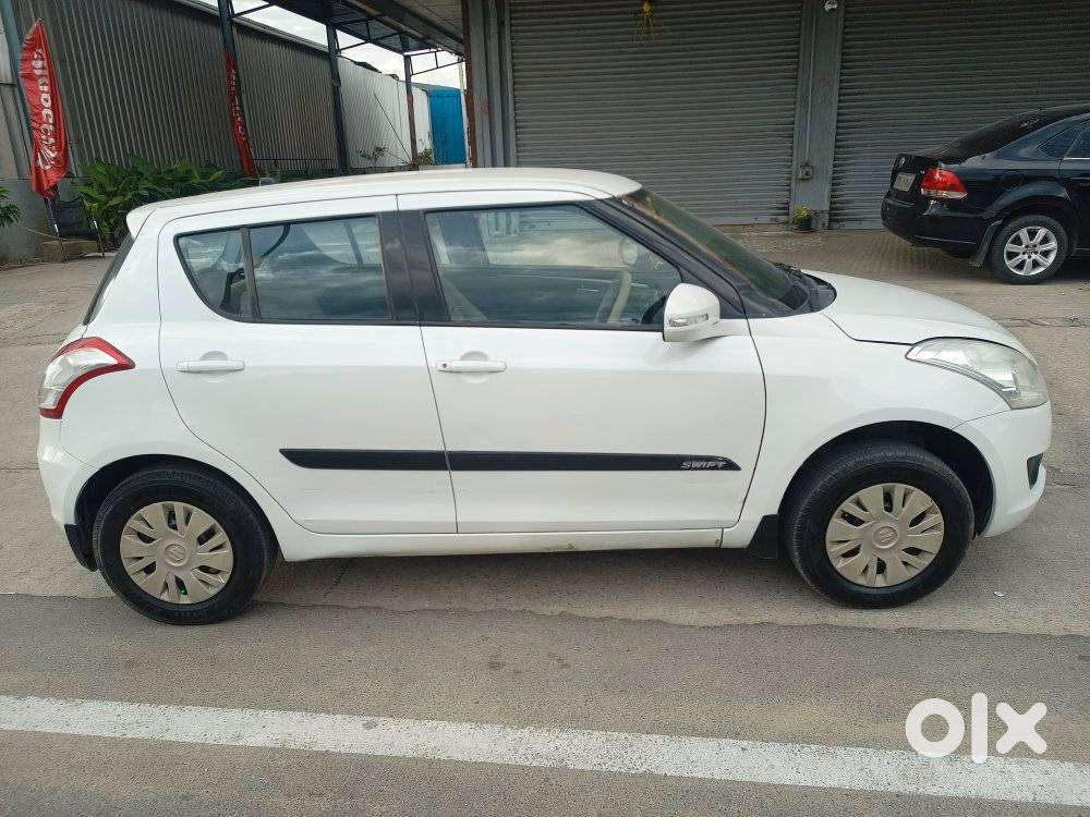 Maruti Suzuki Swift Vxi 1.2 Abs Bs-iv, 2012, Petrol
