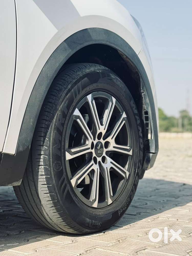 Mahindra Xuv700 2.2 Ax 7 Diesel At Luxury Pack Str Awd, 2024, Diesel