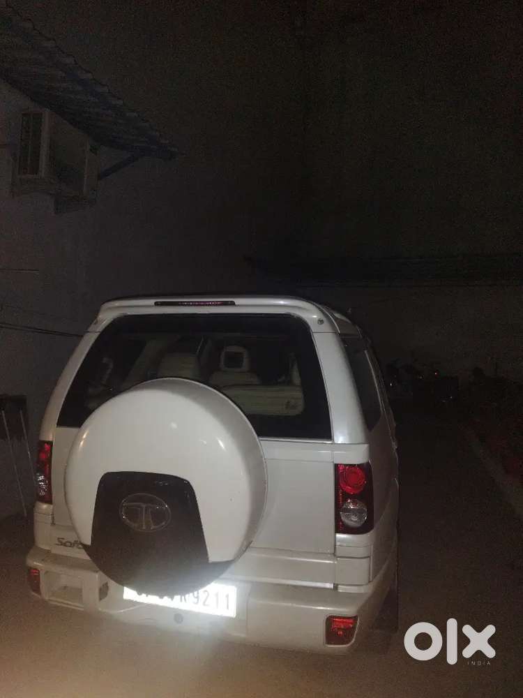 Tata Safari Dicor 2012