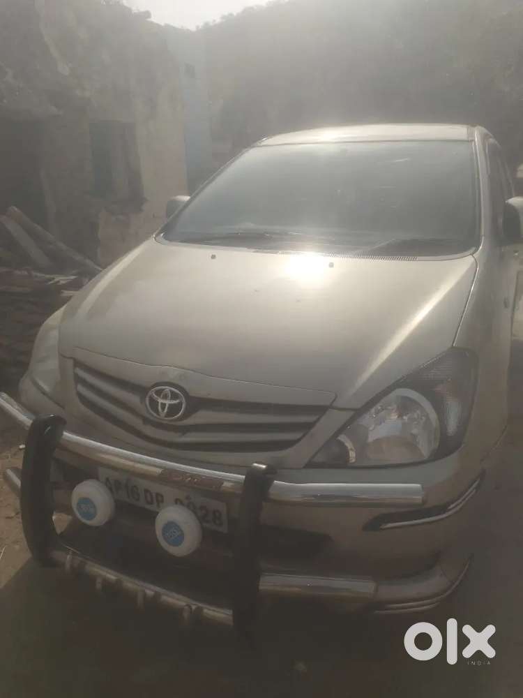 Toyota Innova 2.5 E 2010