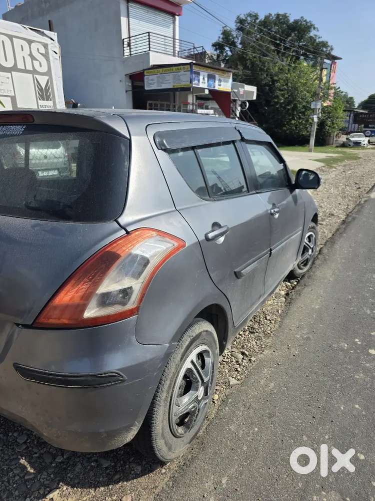 Maruti Suzuki Swift 2105 Petrol