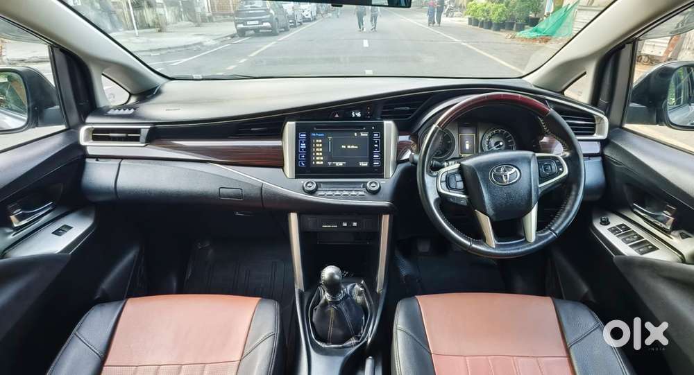 Toyota Innova Crysta 2.4 Vx Mt 8s, 2016, Diesel