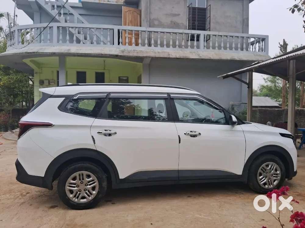 Kia Carens 2025 Petrol Good Condition