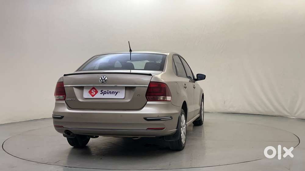 Volkswagen Vento 1.6 Highline, 2016, Petrol