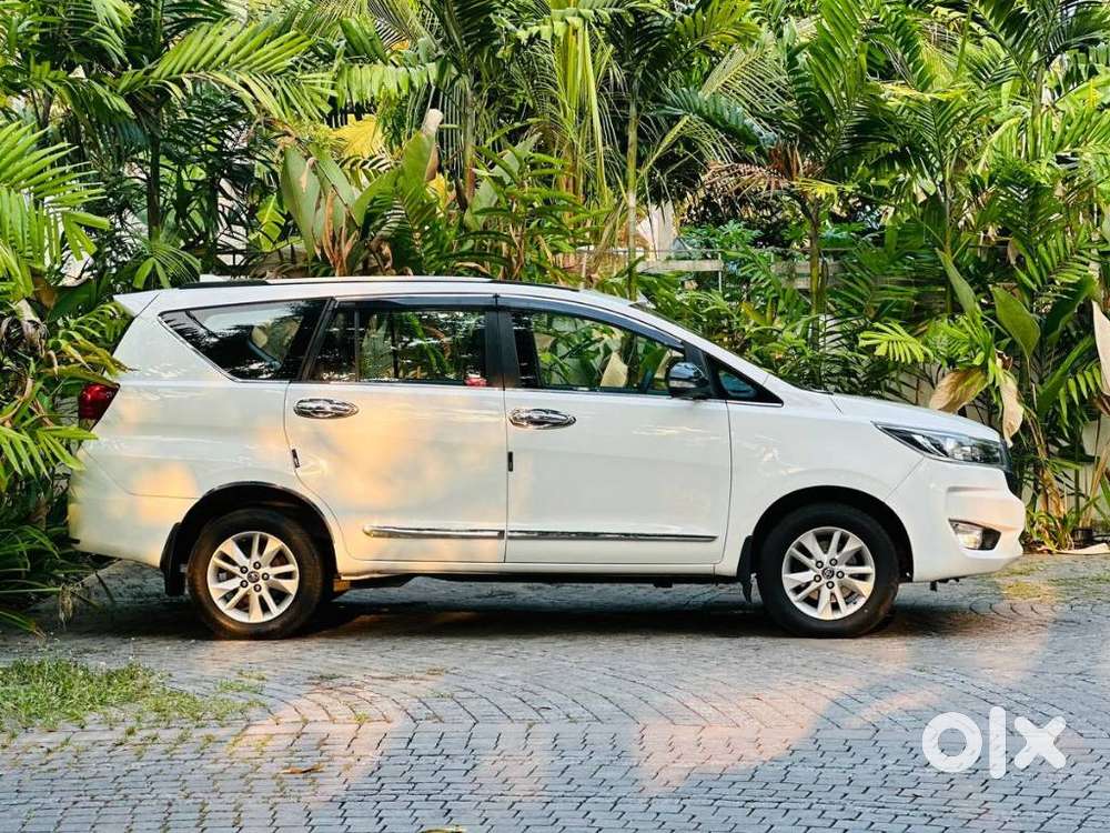 Toyota Innova Crysta 2.8 Gx At, 2016, Diesel