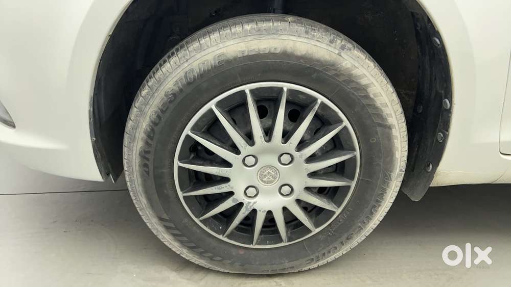 Maruti Suzuki Swift Dzire 1.3 Vxi, 2015, Petrol