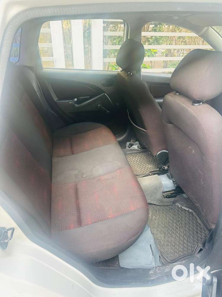 Ford Figo Ambiente, 2011, Petrol