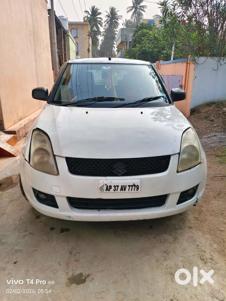 Well Maintained Good Condition Swift Diesel Car