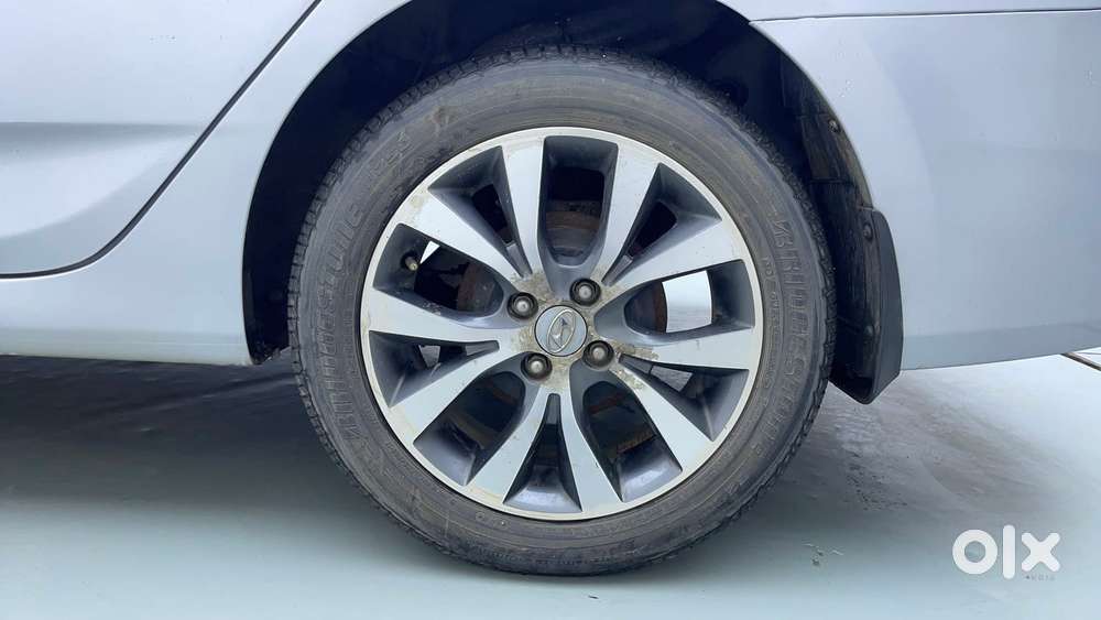 Hyundai Verna Fluidic 1.6 Vtvt Sx, 2017, Petrol