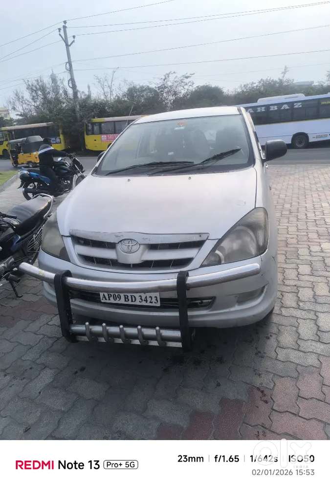 Toyota Innova 2.0 E 2006