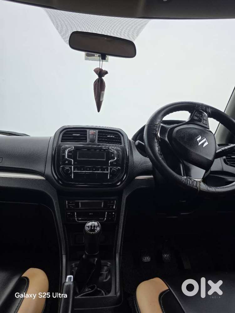 Maruti Suzuki Brezza Zdi+ Dual Tone, 2016, Diesel