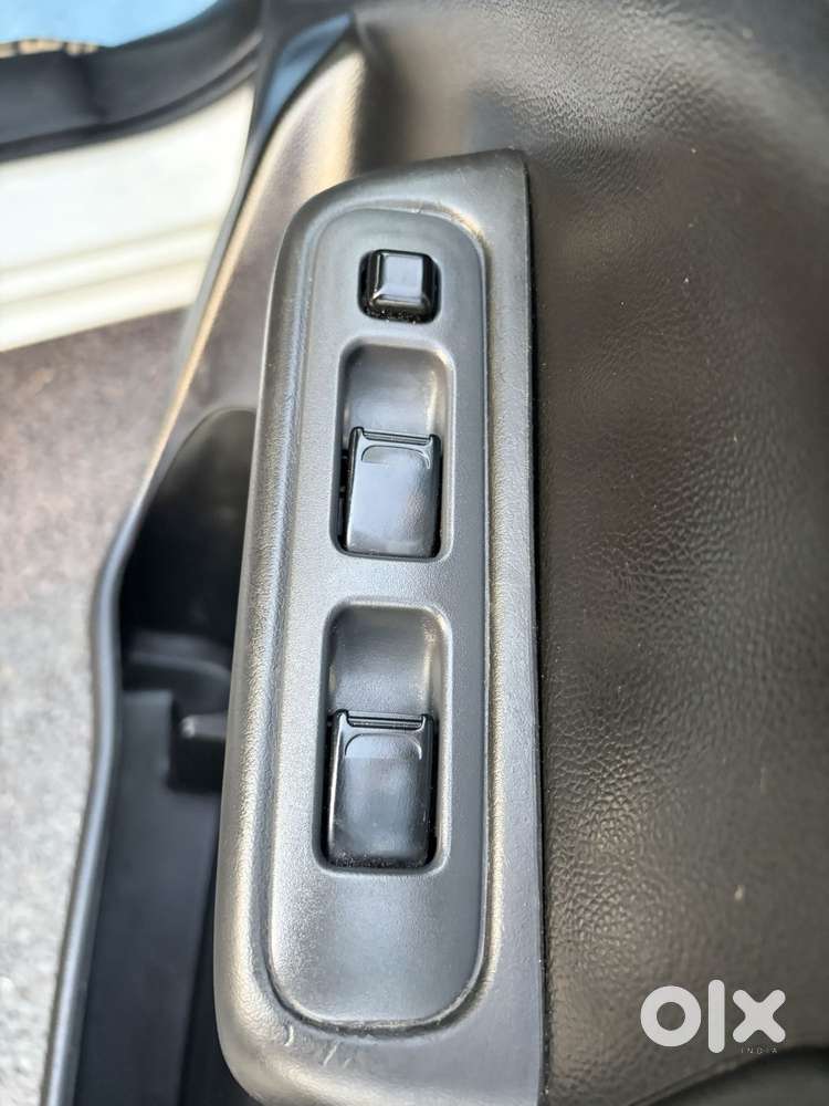 Maruti Suzuki Swift Lxi, 2018, Petrol