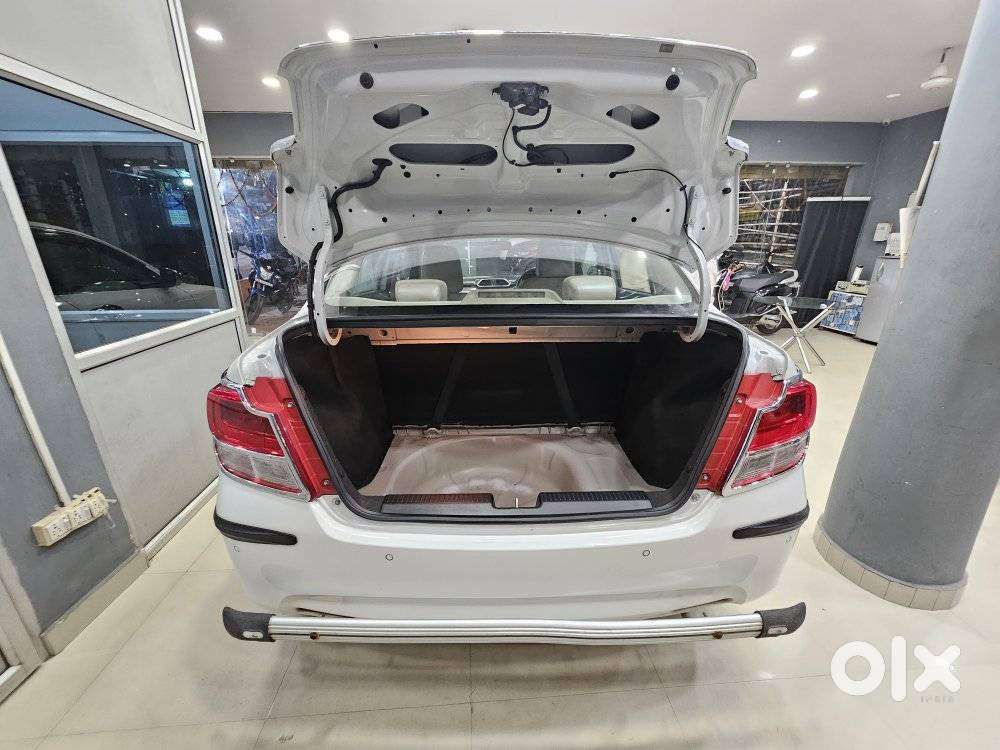 Maruti Suzuki Dzire Vxi Ags, 2022, Petrol